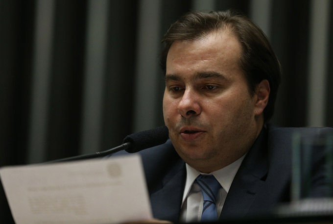 Câmara registra 12 pedidos de impeachment contra Temer