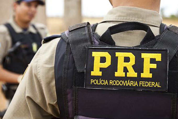 Protesto bloqueia trecho da BA-093 na manhã desta quinta (25)