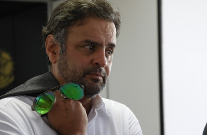 PF apreende documento com anotação 'cx 2' na casa de Aécio
