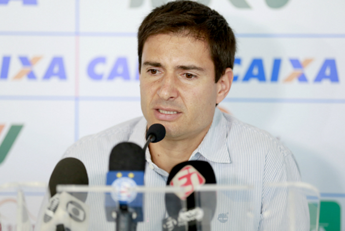 Cerri garante que Régis fica e fala sobre reforços