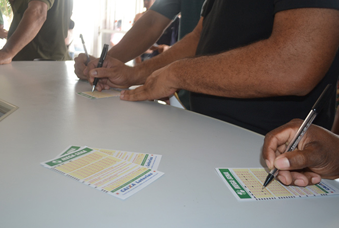Ninguém acerta seis dezenas e prêmio vai a R$ 65 milhões