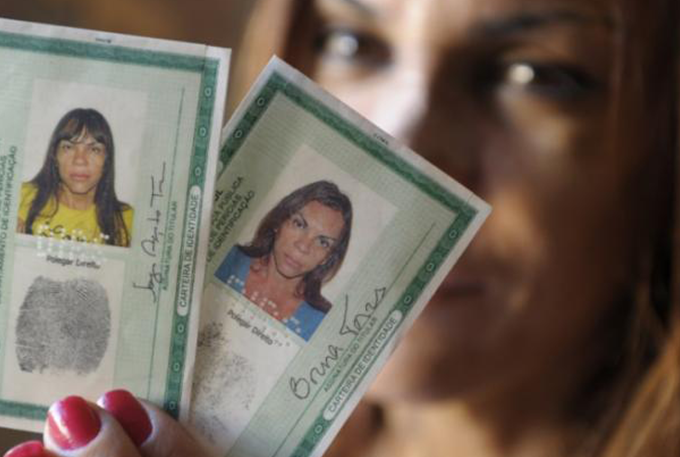 Travestis e transexuais já podem pedir uso de nome social no Enem