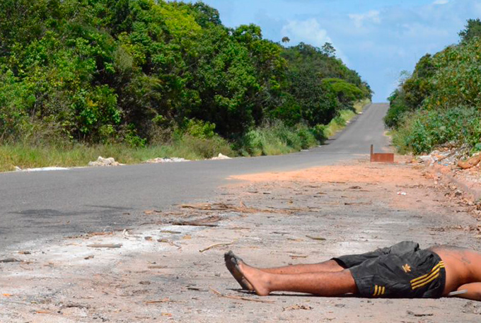 Jovem é encontrado morto com mãos amarradas 