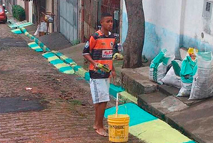 Gabriel Jesus pintava rua na periferia na Copa 2014