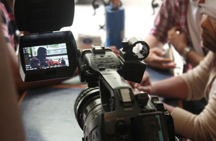 Projeto de exibição de filmes beneficia crianças do litoral
