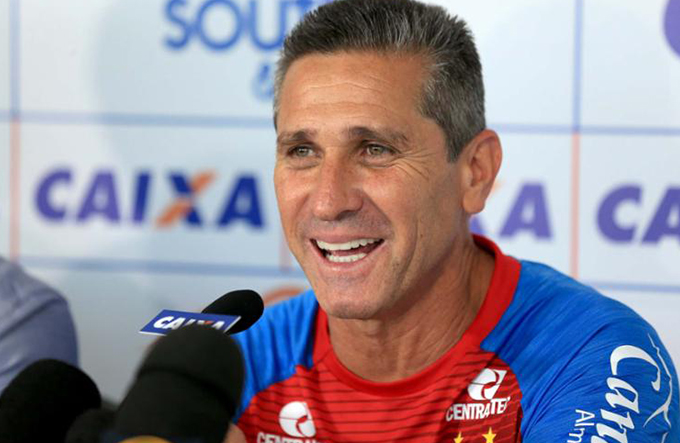 Em estreia de Jorginho, Bahia tenta 'dar continuidade' 