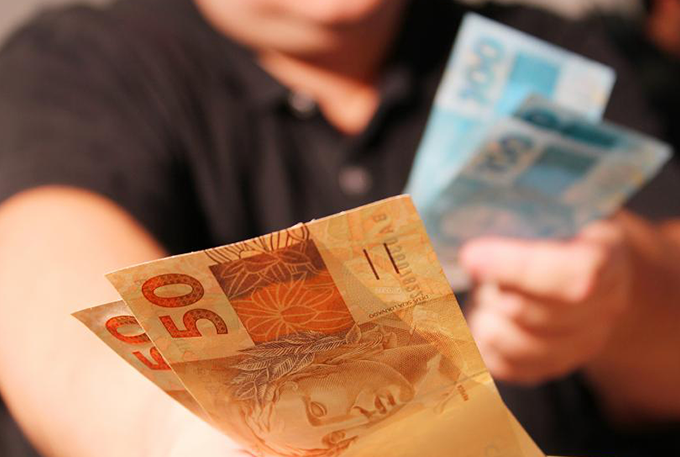Receita abre na quinta consulta ao 1º lote de restituição do IR