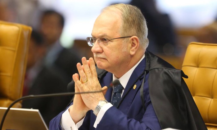 Fachin prorroga prazo para Temer responder a PF