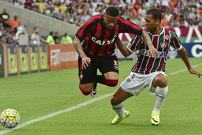 Empate entre Flu e Atlético-PR deixa o Vitória na vice-lanterna