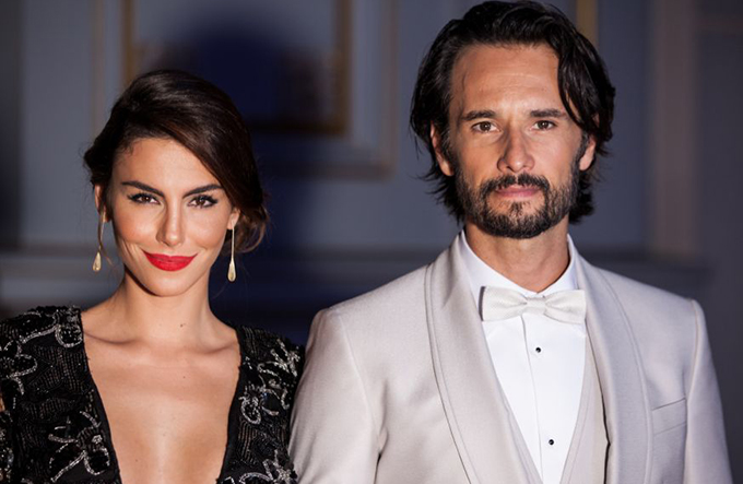 Nasce Nina, primeira filha de Mel Fronckowiak e Rodrigo Santoro 