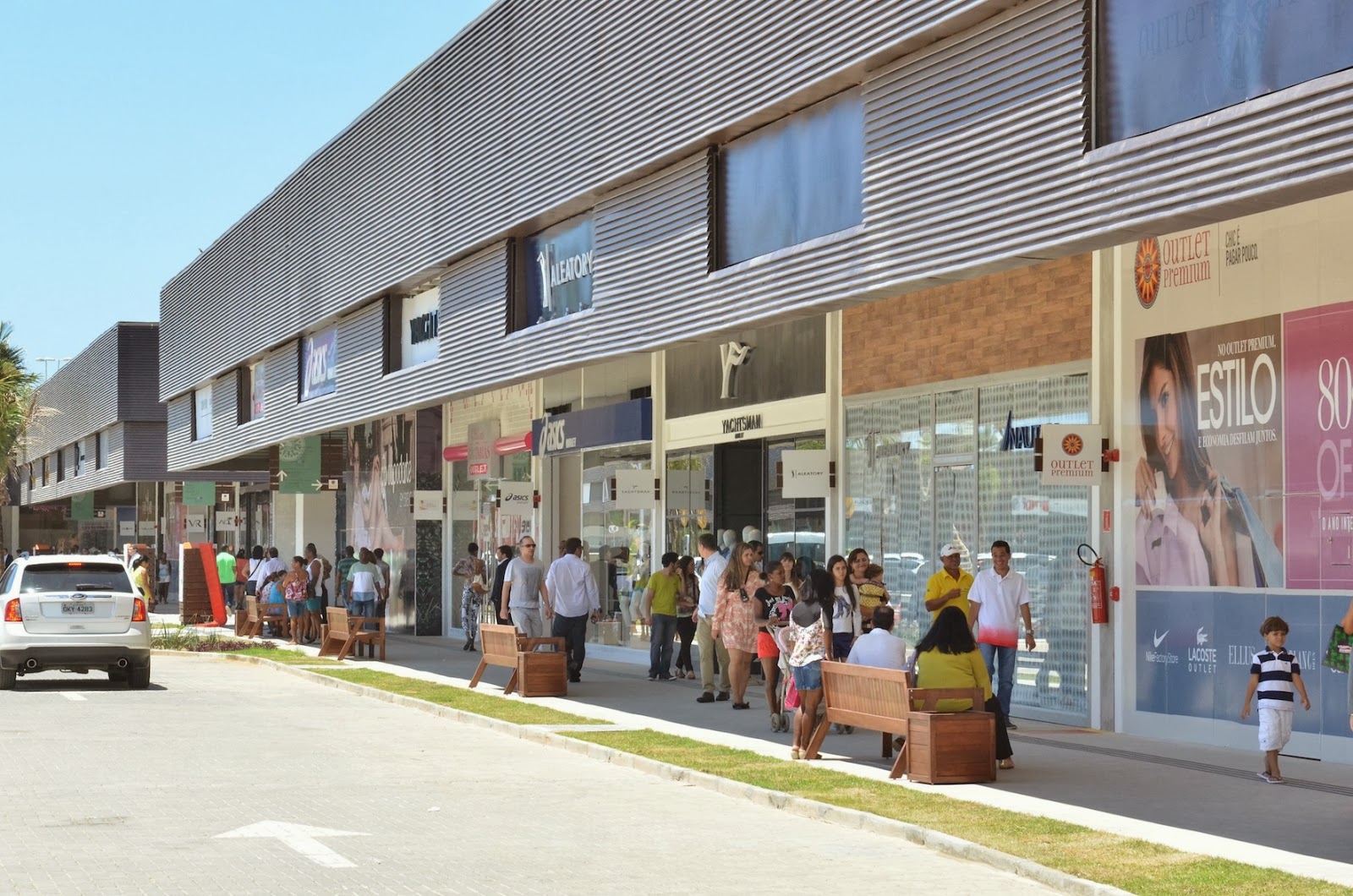 Outlet Premium Camaçari recebe Feira de Livros 