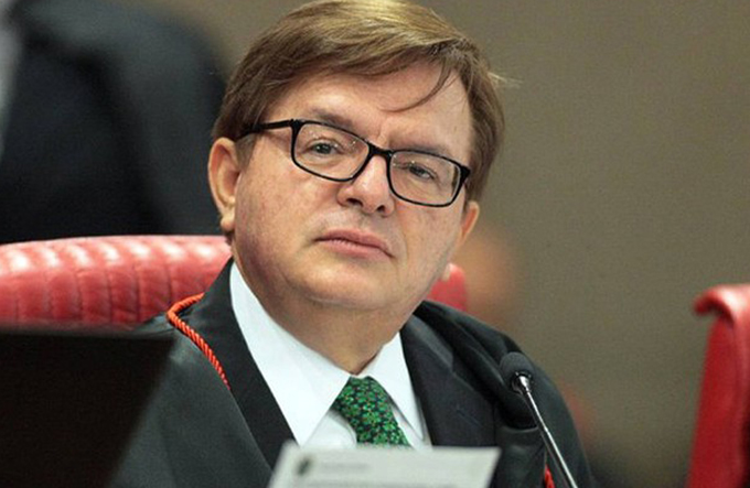 Relator no TSE finaliza voto e pede cassação de chapa Dilma-Temer