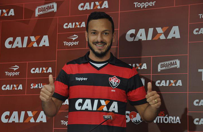 Meia Yago é apresentado oficialmente na Toca do Leão