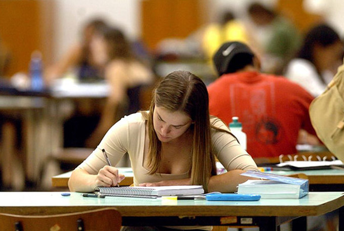 Estudantes têm até hoje para renovar contratos do Fies