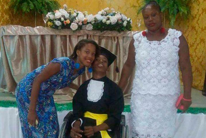 Mãe e filhos são achados mortos dentro de casa 