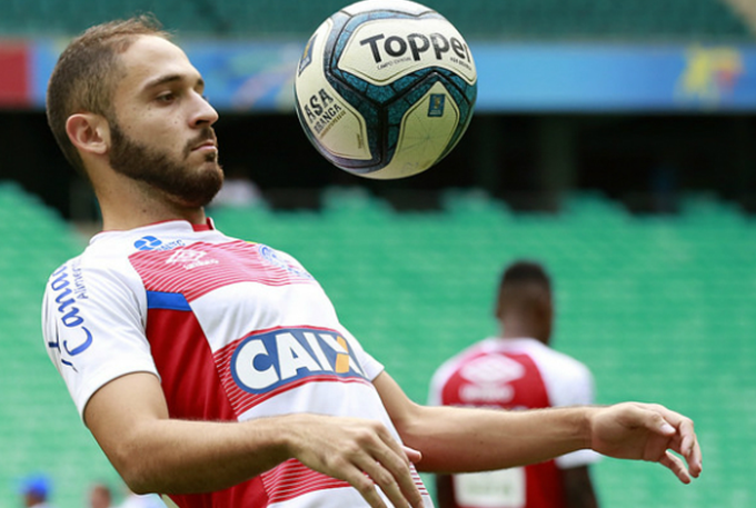 Régis treina e pode voltar contra o Palmeiras, domingo (18)