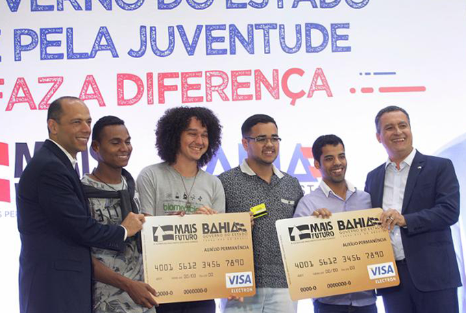 Programa oferece bolsa-auxílio a 4 mil alunos
