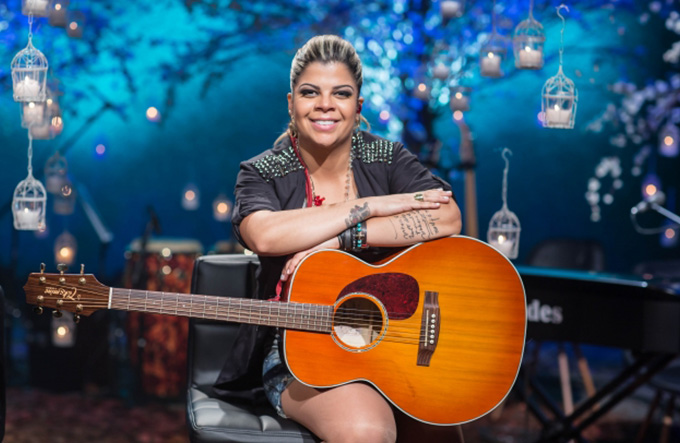 Paula Mattos se apresenta nesta sexta no São João de Mata