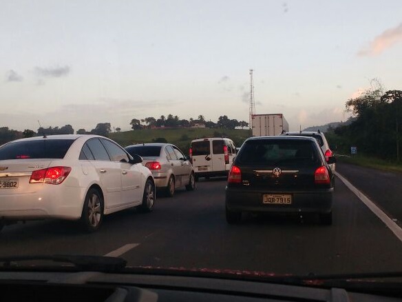 Trânsito está intenso nas principais saídas da cidade