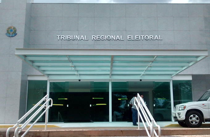 TRE divulga edital de concurso com salário de até R$ 10 mil