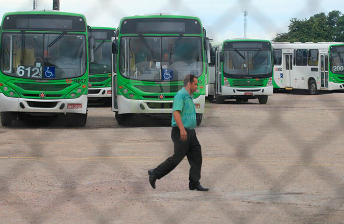 Rodoviários devem decidir se aderem à greve nesta quarta