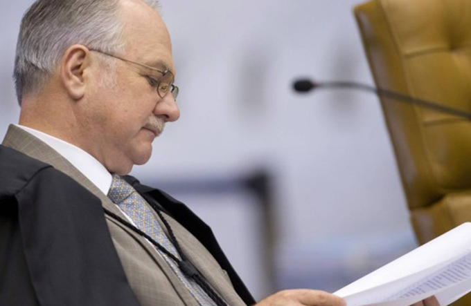 Fachin encaminha denúncia ao Congresso sem ouvir Temer