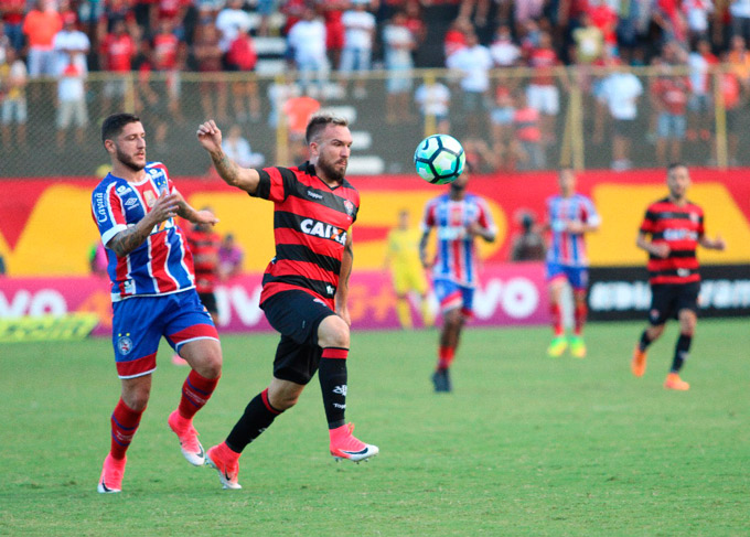 Vitória domina Bahia, mas clássico termina empatado 