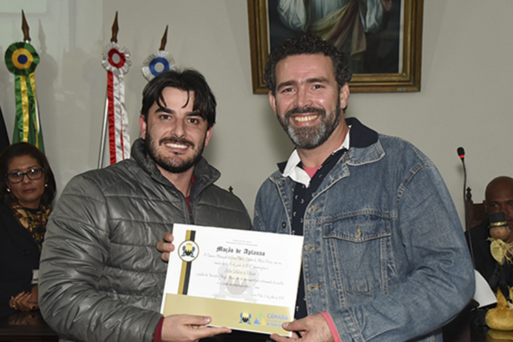 Professor de Dias d'Ávila é homenageado em Minas Gerais