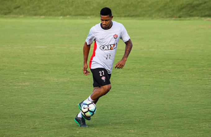 Contra o lanterna, Vitória pode sair da zona e quebrar tabu de 31 anos