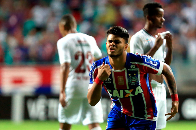 Bahia arranca empate com Fluminense e deixa zona