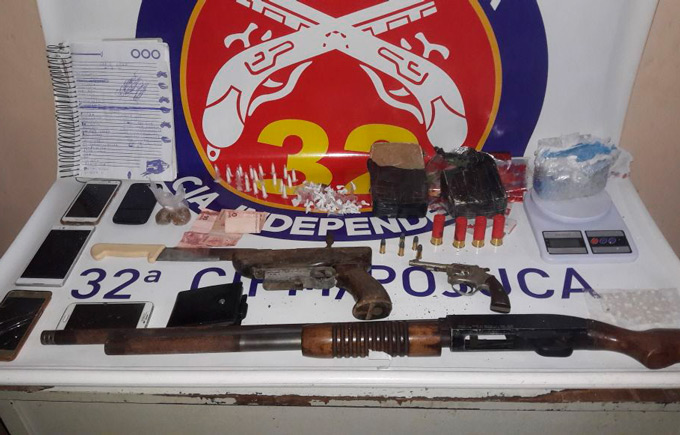 PM encontra armas e drogas com ex-detento em Pojuca 