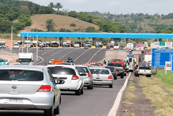 Acidente deixa um morto e um ferido na BR-324