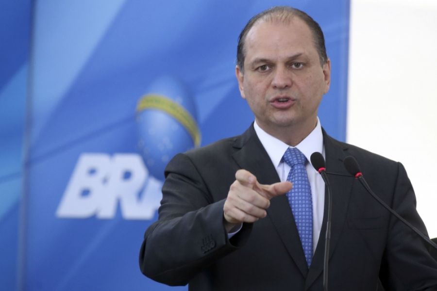Médico tem que parar de fingir que trabalha, diz ministro