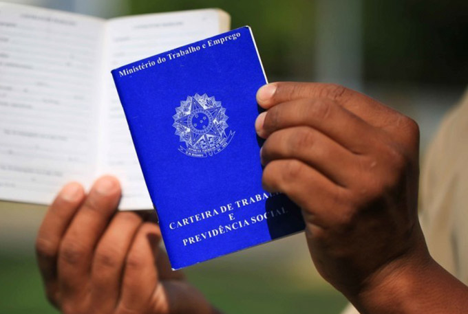 Brasil cria 67,3 mil vagas formais de trabalho no 1º semestre de 2017