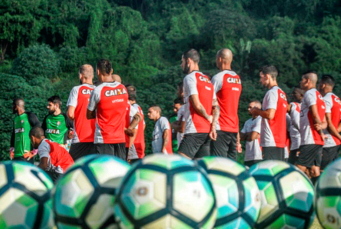 Vitória terá mudanças para encarar o Grêmio hoje