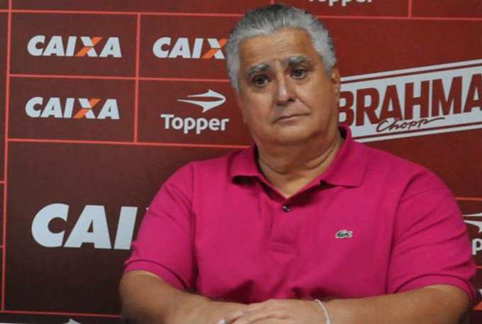 Vice-presidente se afasta do Vitória 
