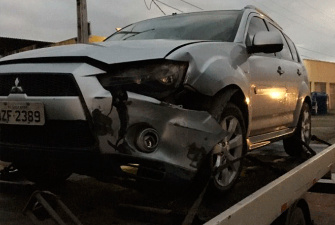  Óleo na pista causa ao menos nove acidentes na Via Parafuso