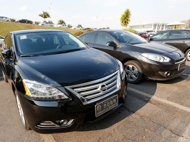 Senado gastará R$ 8,3 milhões com alugueis de 85 carros oficiais 