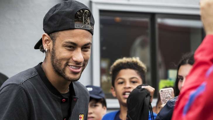 Neymar pediu quatro reforços para aceitar proposta do PSG