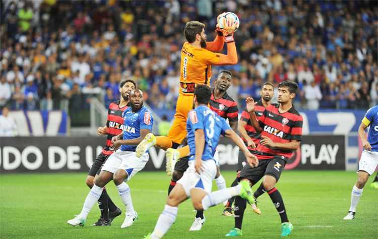 Fora de casa, Vitória sofre, mas arranca empate contra Cruzeiro 