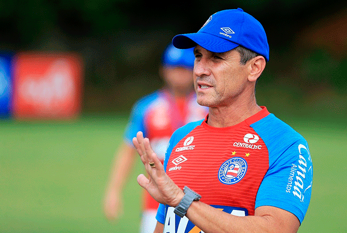 Técnico Jorginho é demitido do Bahia após derrota 