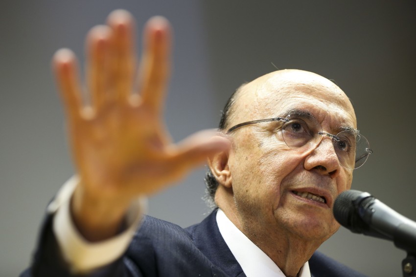 Governo quer aprovar reforma da Previdência até outubro, diz Meirelles