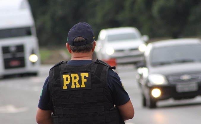 Quase 60 mil motoristas foram multados após faróis desligados 