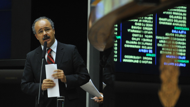 Reforma política prevê do fim do vice ao telemarketing eleitoral 