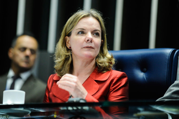 Presidente do PT e marido vão depor no STF no dia 28 