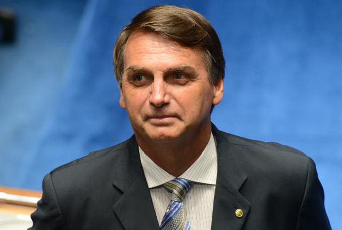 Após divergência, Bolsonaro suspende filiação ao PEN
