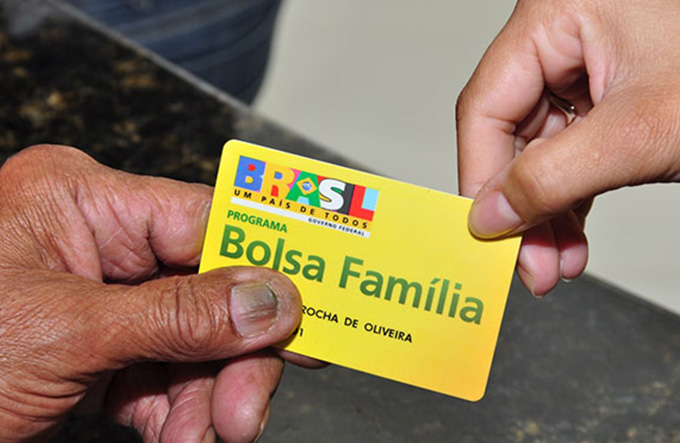 Bolsa Família tem maior corte da história em um mês
