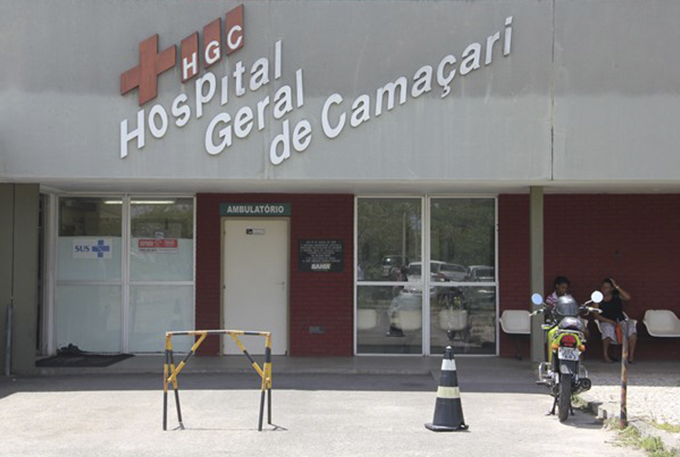 Homem baleado em Dias d'Ávila aguarda remoção de balas há dois dias