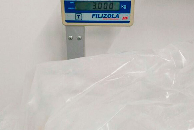 Colombiano é preso ao tentar embarcar com droga em maletas 