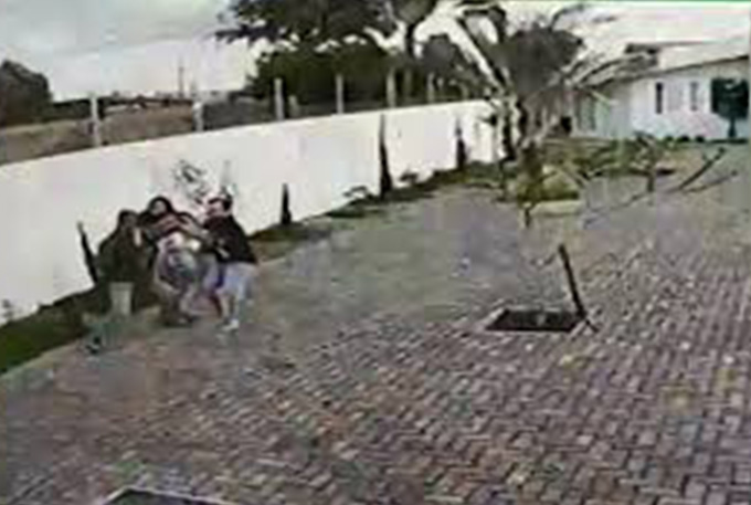 Filhas de deputado baiano são feitas reféns em tentativa de assalto